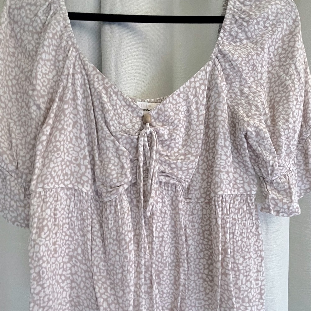 Adorable short sleeve boho top